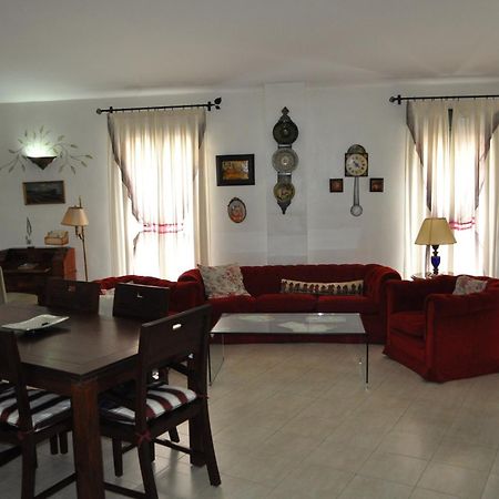 Apartamentos La Casa Pintada Caces Pokoj fotografie